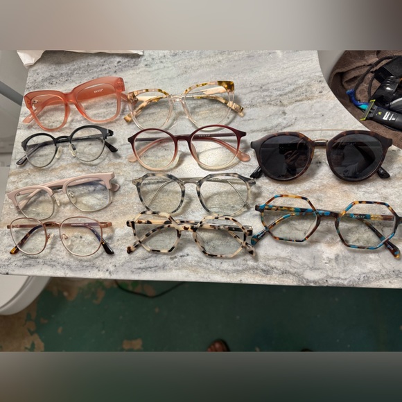 7 pairs of eye glasses - Picture 1 of 5